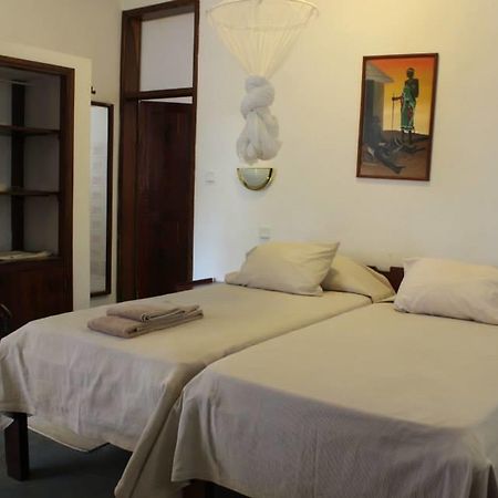 Pensao Residencial Reggio Emilia Pemba Bagian luar foto