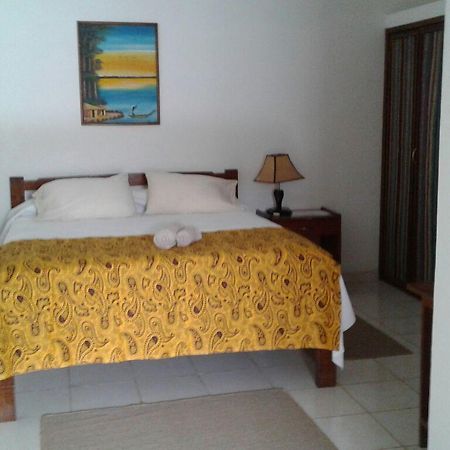 Pensao Residencial Reggio Emilia Pemba Bagian luar foto