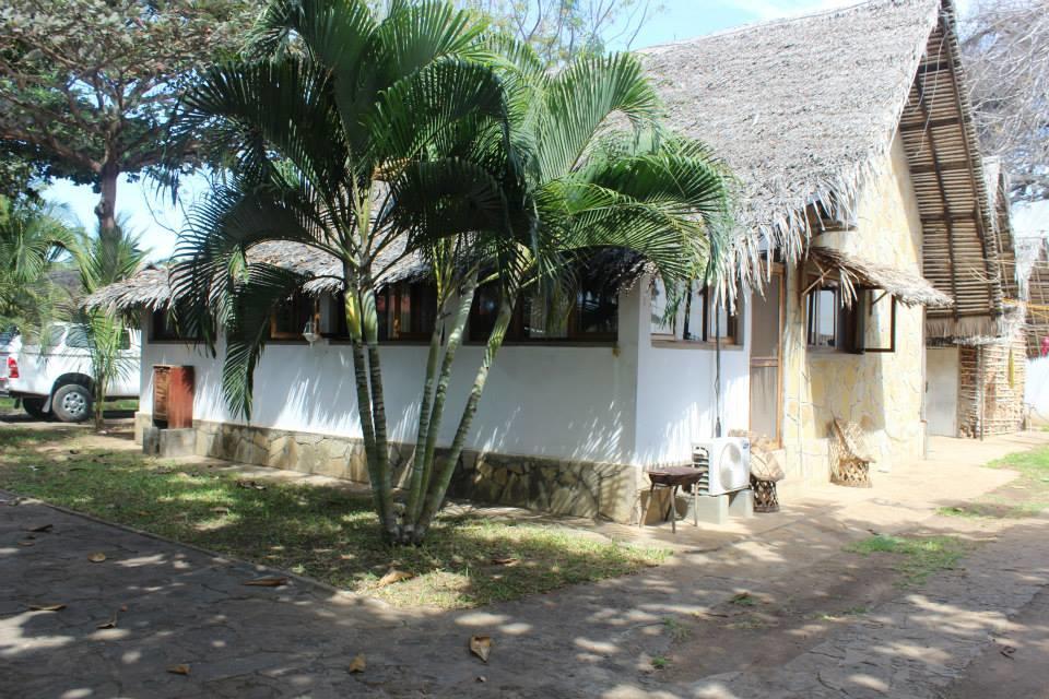 Pensao Residencial Reggio Emilia Pemba Bagian luar foto